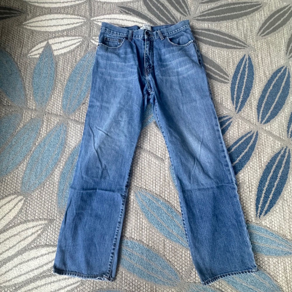 J. Crew Men's Classic Relaxed Fit Straight Leg Denim Jeans 34x32 Style 86571